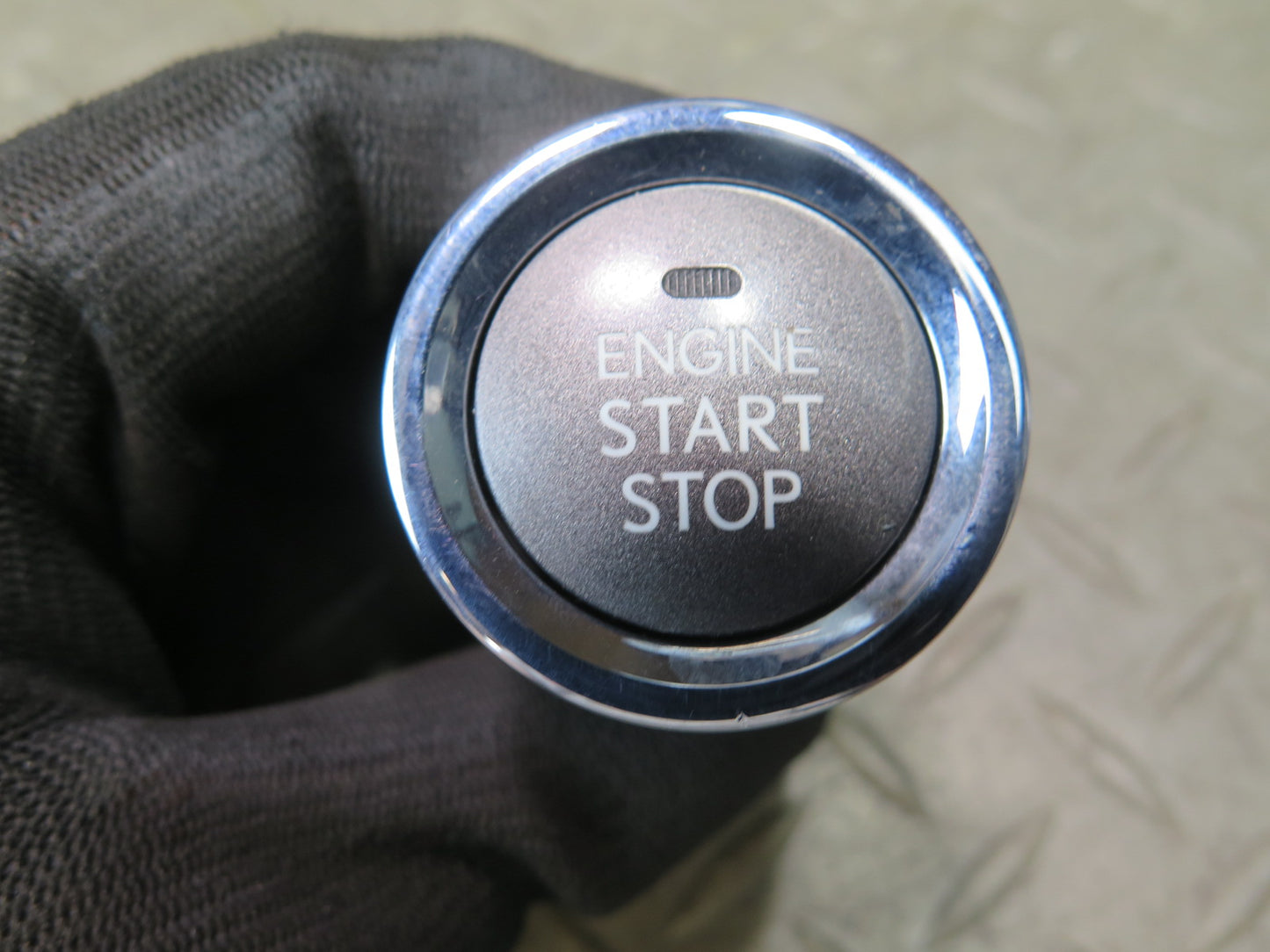 2008-2011 Lexus URJ201L LX570 Engine Power Ignition Button Start/stop Switch