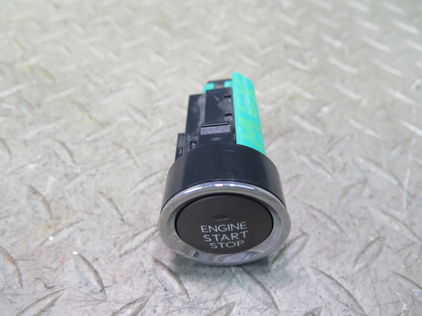 2008-2011 Lexus URJ201L LX570 Engine Power Ignition Button Start/stop Switch