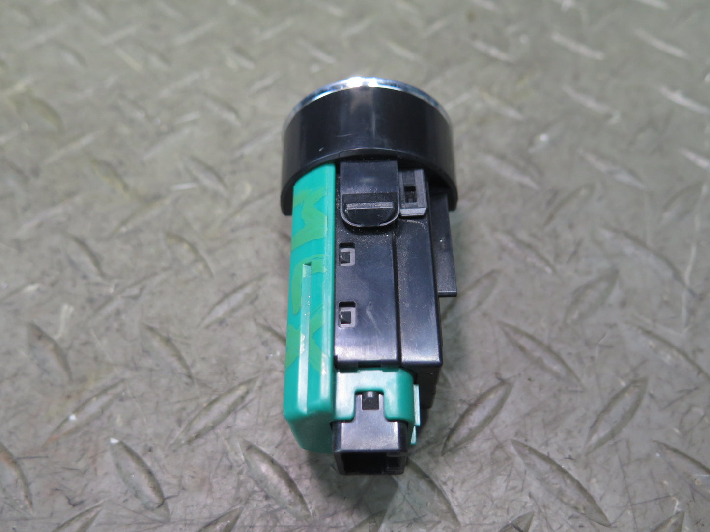 2008-2011 Lexus URJ201L LX570 Engine Power Ignition Button Start/stop Switch