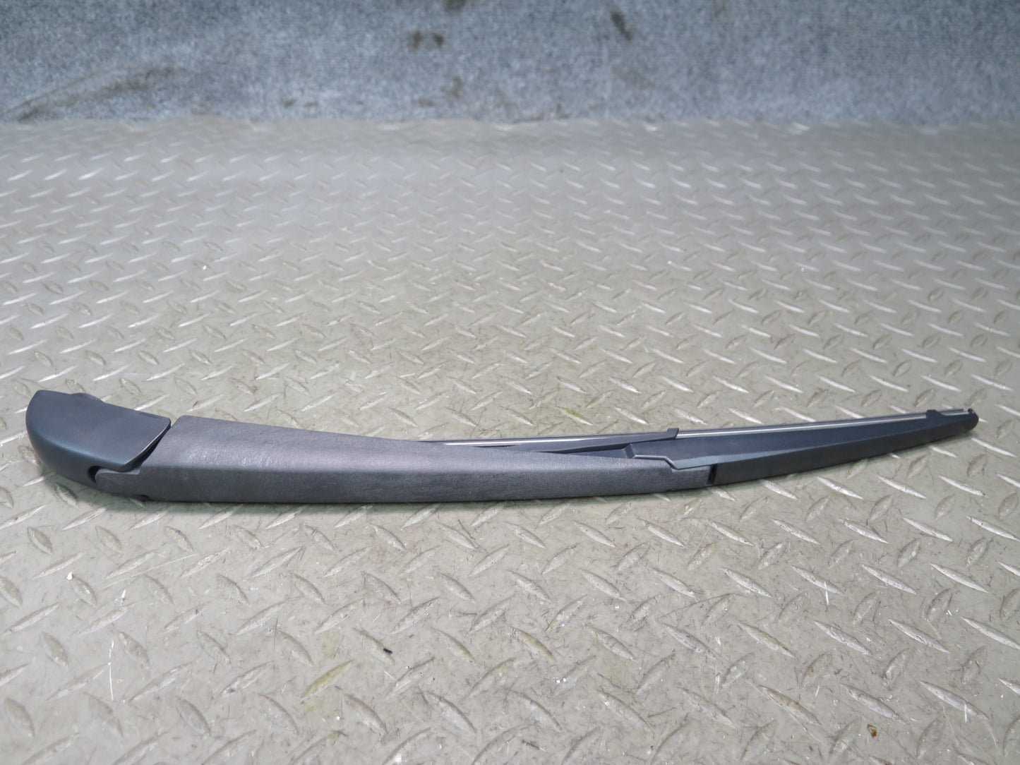 2008-2015 Lexus URJ201L LX570 Rear Liftgate Tailgate Window Wiper Arm
