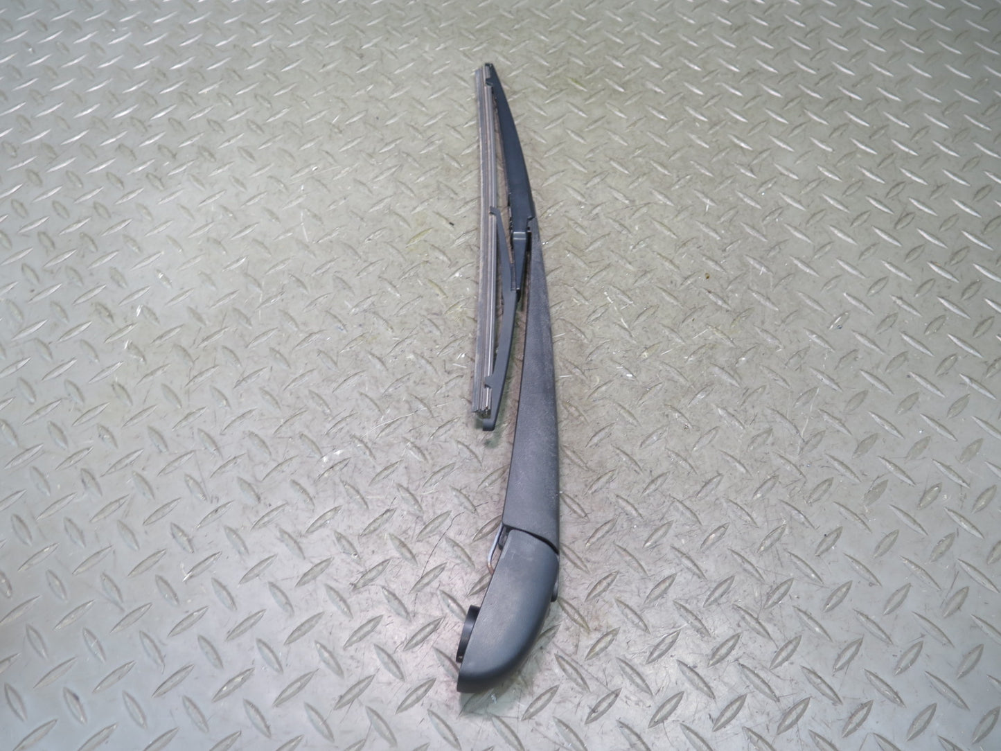 2008-2015 Lexus URJ201L LX570 Rear Liftgate Tailgate Window Wiper Arm