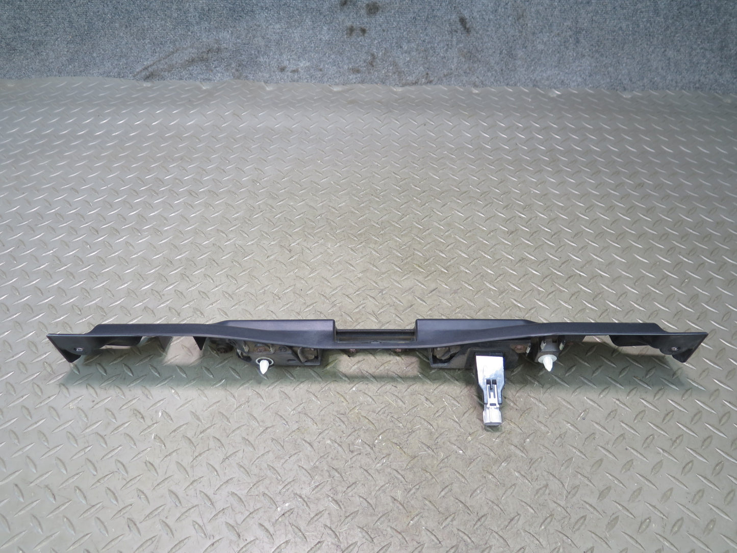 2008-2011 Lexus URJ201L LX570 Rear Trunk License Plate Light Lamp Panel