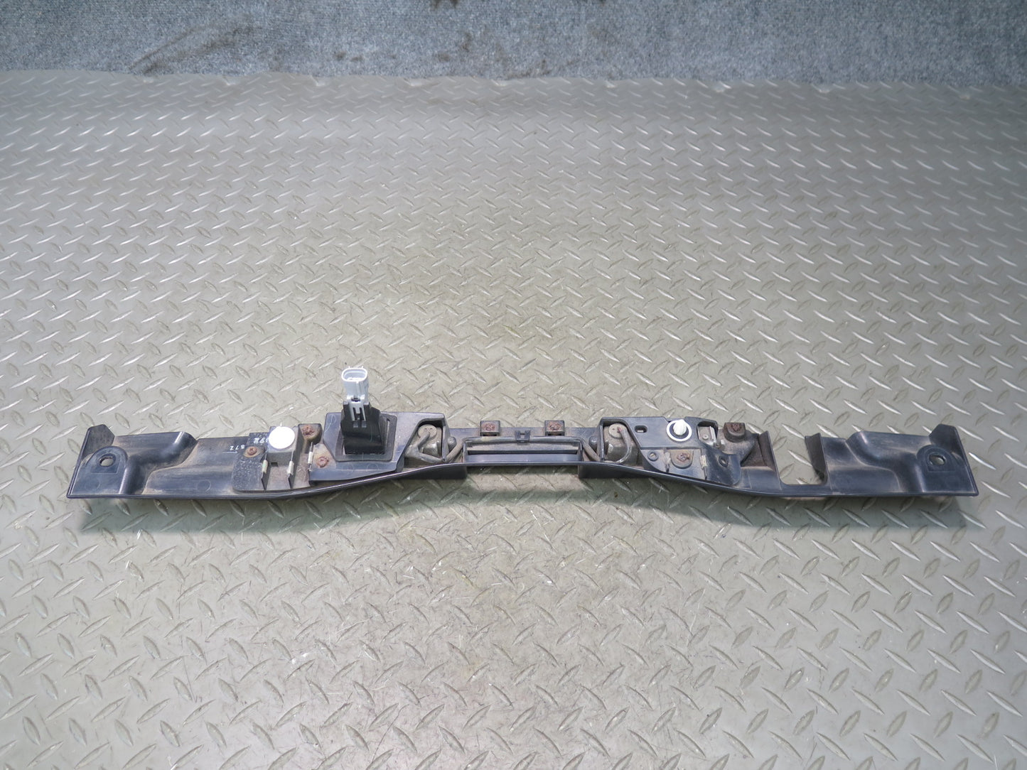 2008-2011 Lexus URJ201L LX570 Rear Trunk License Plate Light Lamp Panel
