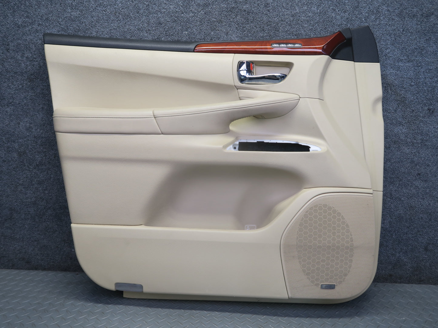 2008-2011 Lexus URJ201L LX570 Front Left Side Door Interior Trim Cover Panel