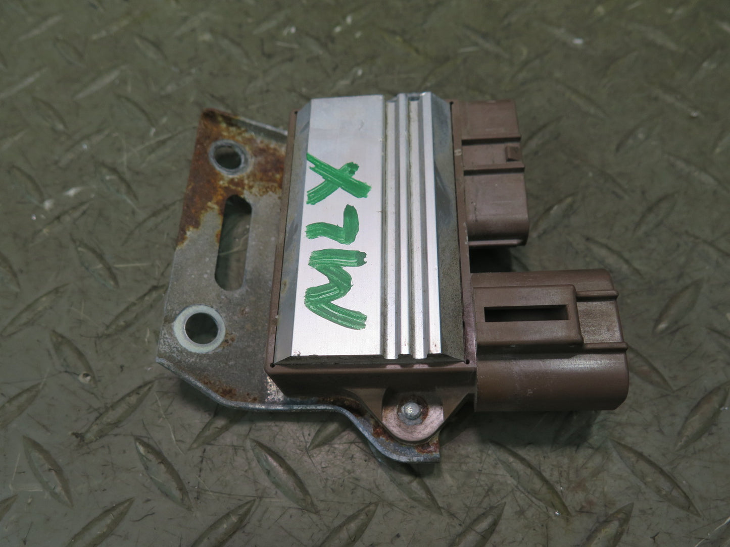 2008-2011 Lexus URJ201L LX570 Engine Air Injection Control Module Unit