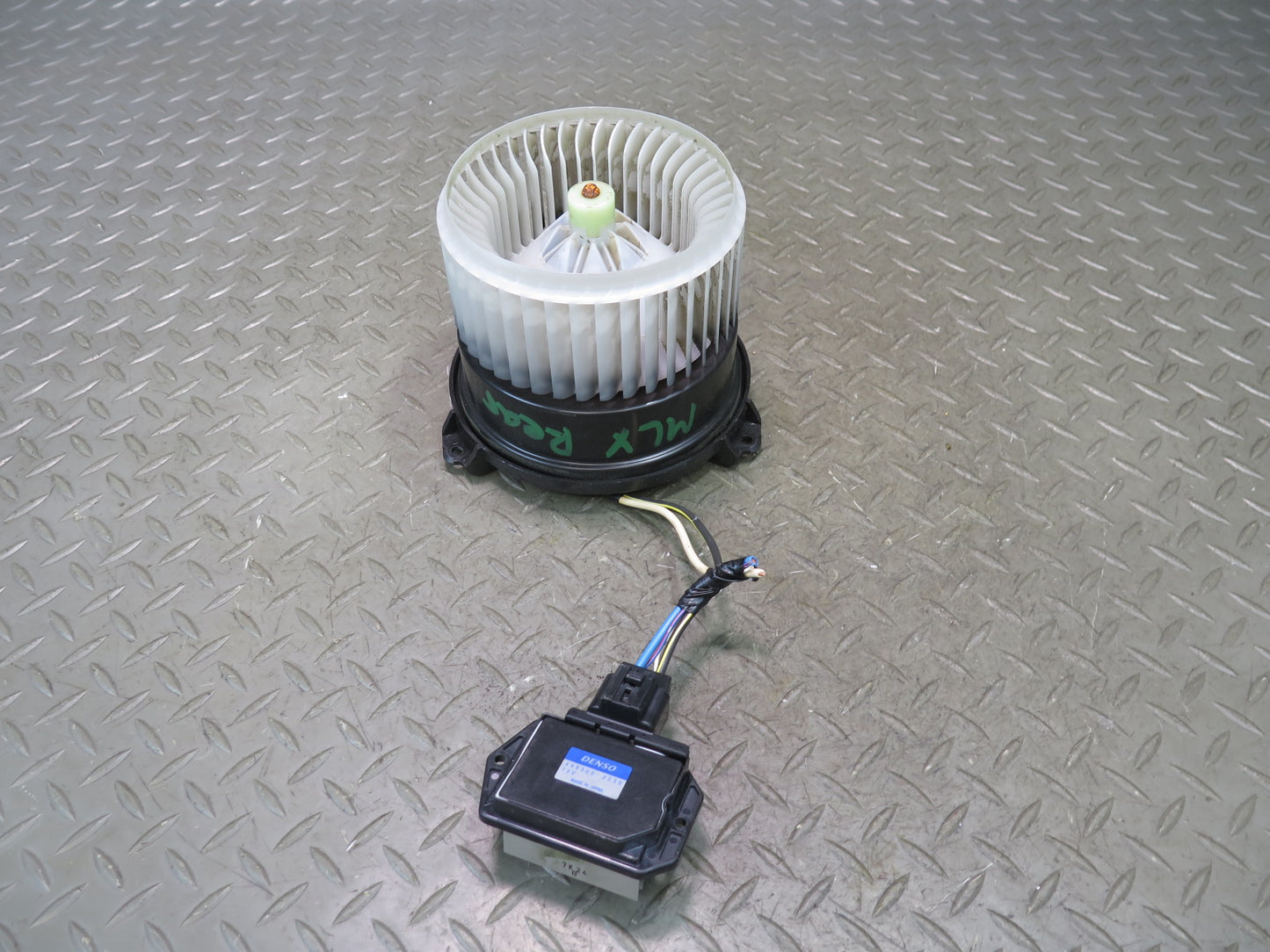 2008-2010 Lexus URJ201L LX570 A/C Heater Blower Motor Fan W/ Resistor