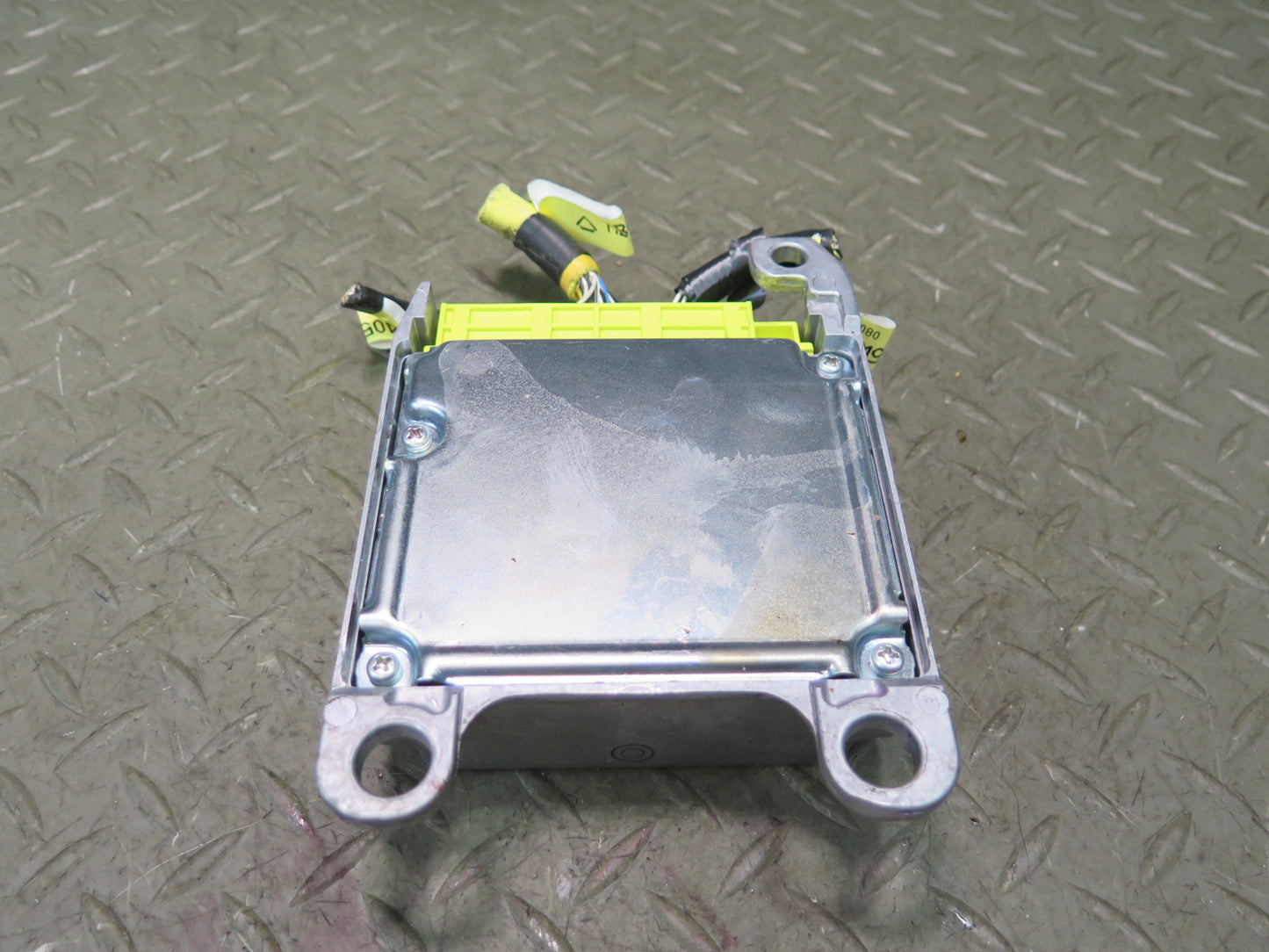 08-11 LEXUS URJ201L LX570 CENTRAL MAIN SRS AIR BAG CONTROL ECU MODULE OEM