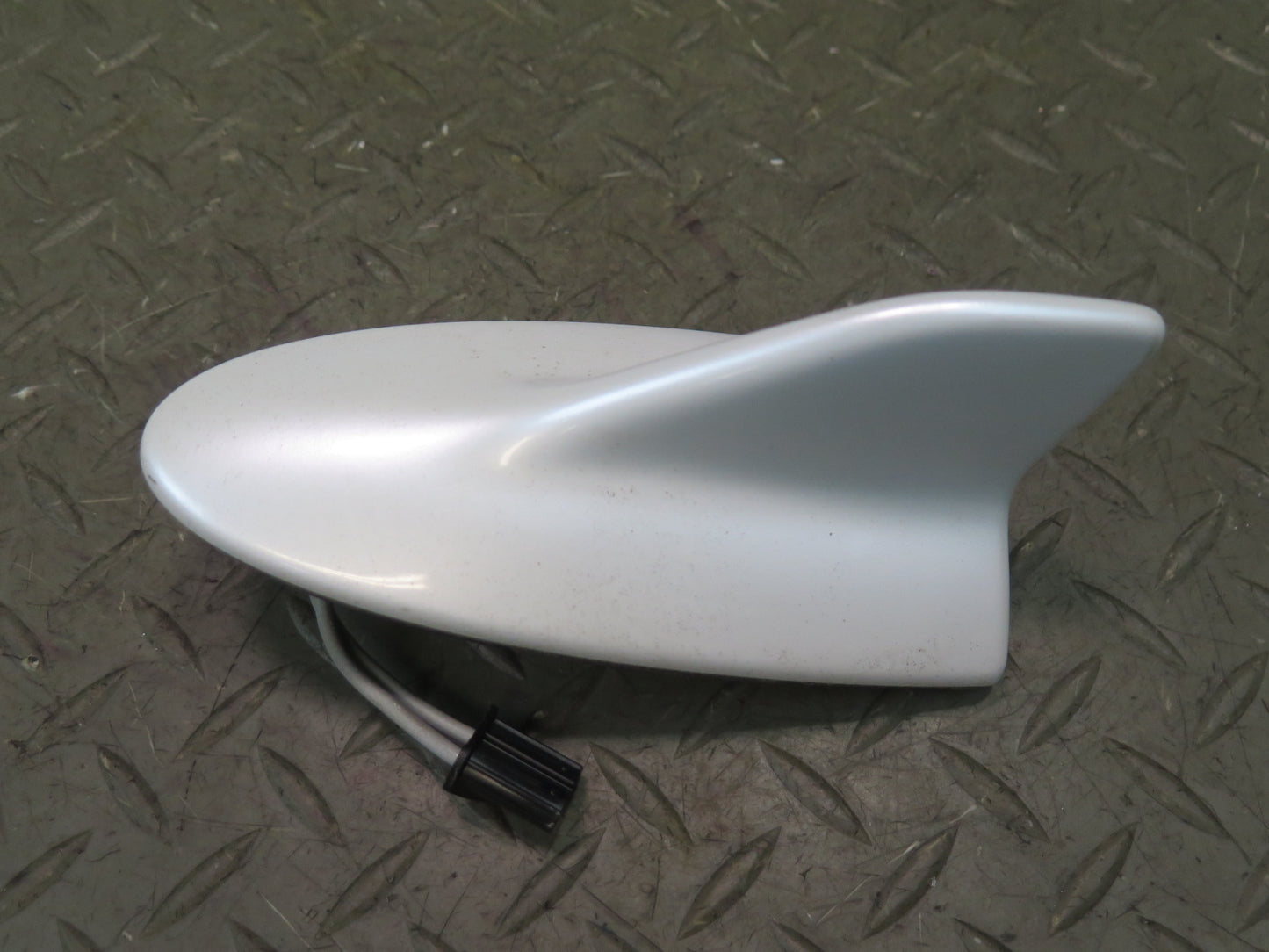 2008-2011 Lexus URJ201L LX570 Upper Roof Shark FIN Antenna Cover