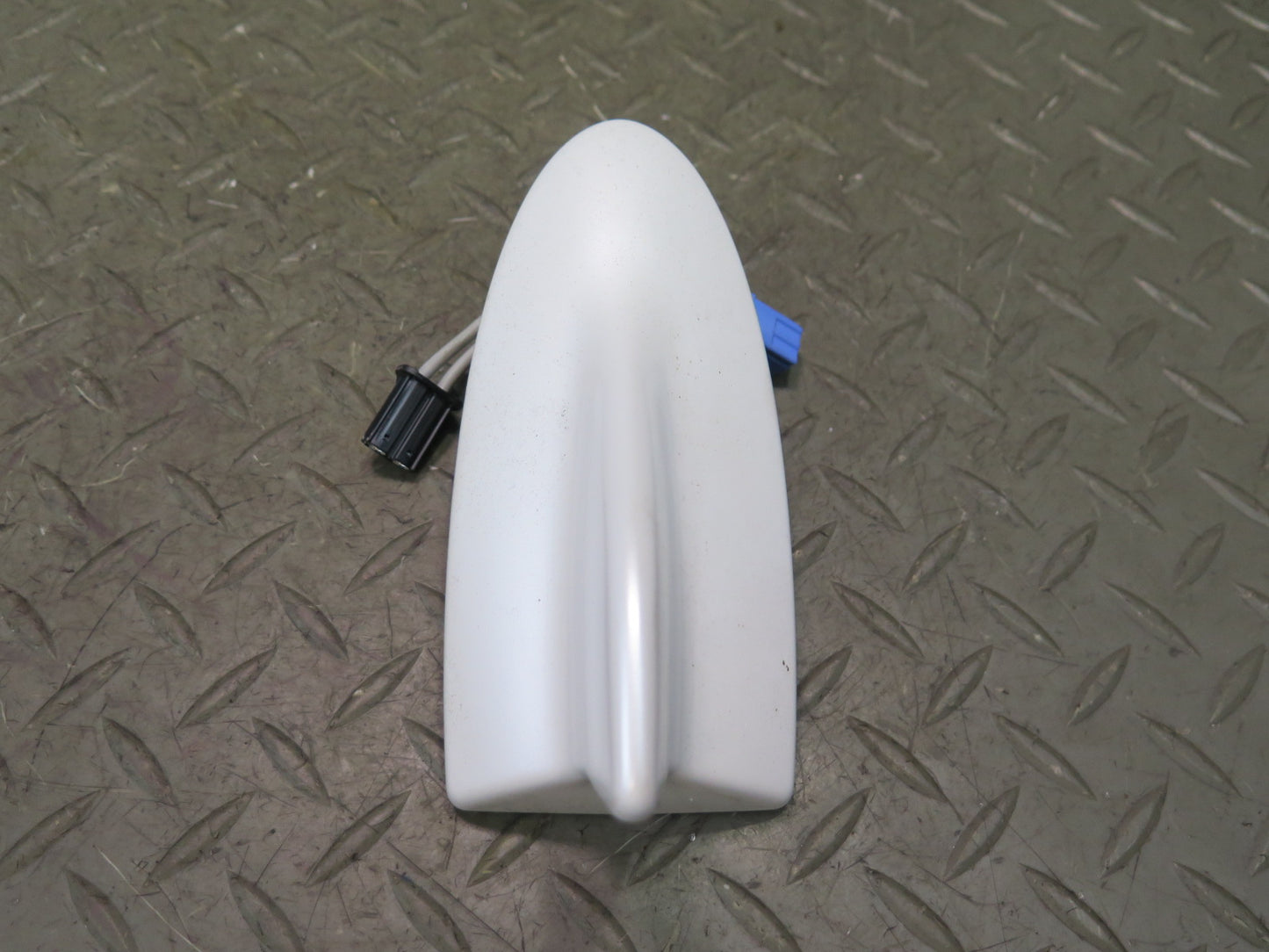 2008-2011 Lexus URJ201L LX570 Upper Roof Shark FIN Antenna Cover