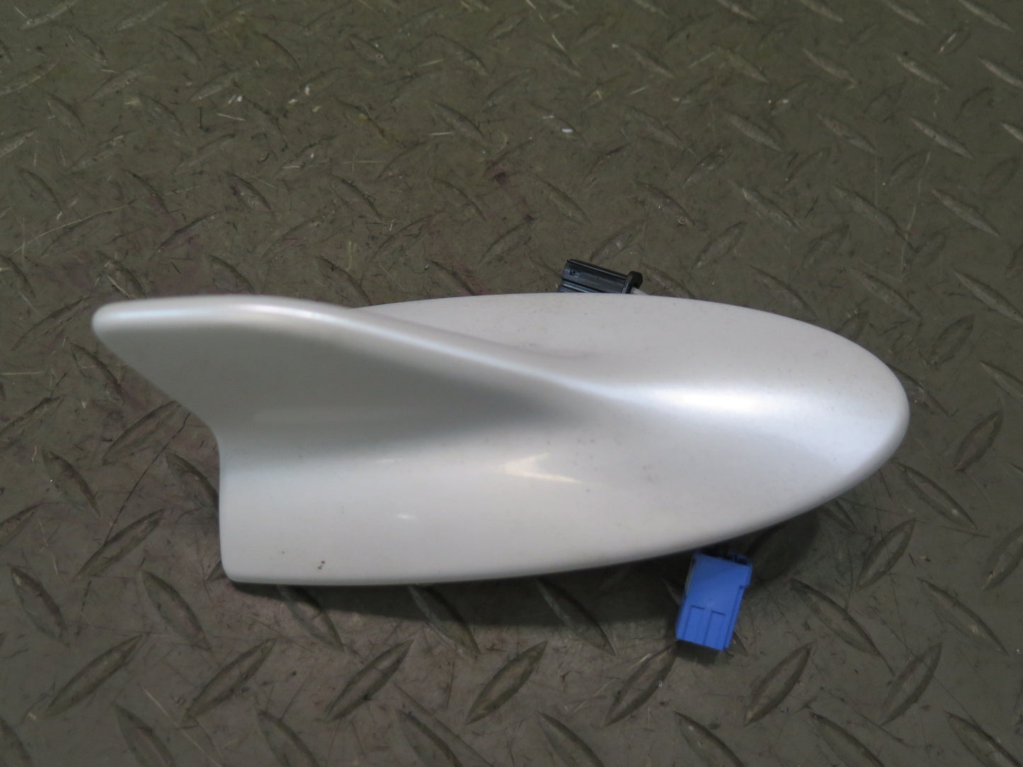2008-2011 Lexus URJ201L LX570 Upper Roof Shark FIN Antenna Cover
