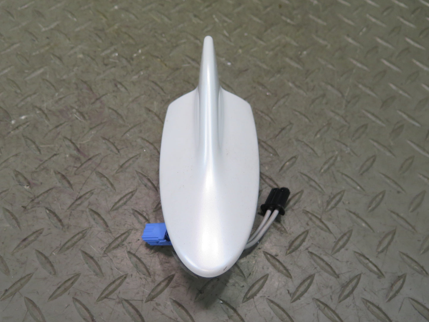 2008-2011 Lexus URJ201L LX570 Upper Roof Shark FIN Antenna Cover