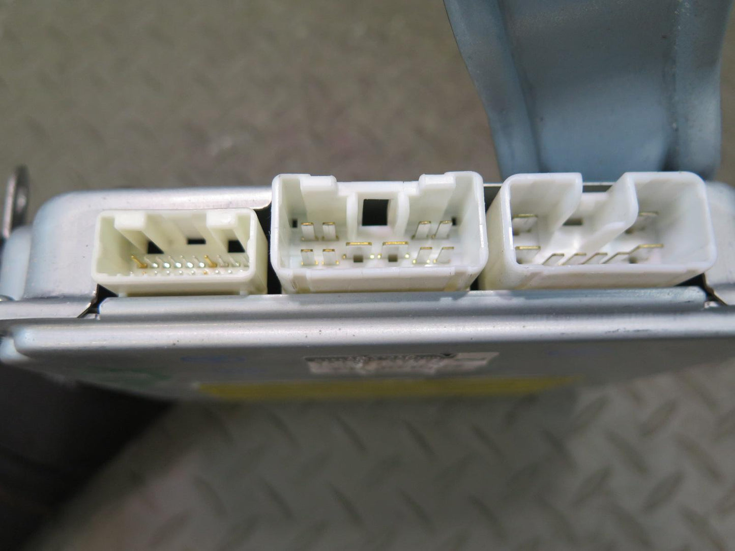 2008-2011 Lexus URJ201L LX570 Steering Control Module Unit 89181-60060