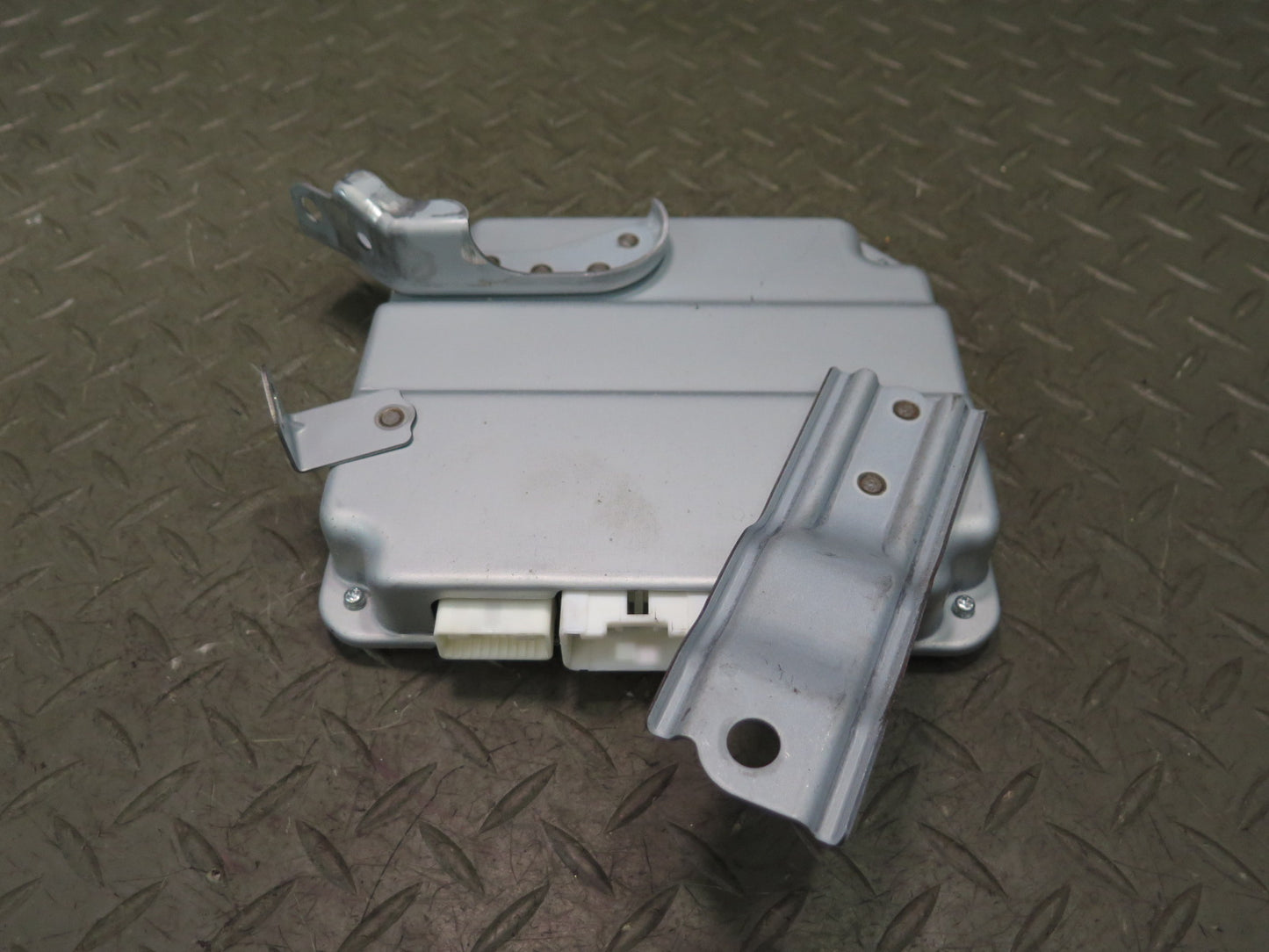 2008-2011 Lexus URJ201L LX570 Steering Control Module Unit 89181-60060