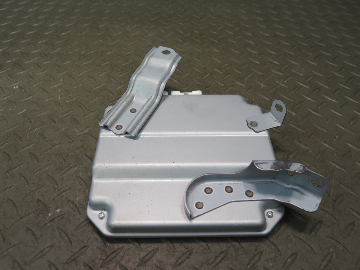 2008-2011 Lexus URJ201L LX570 Steering Control Module Unit 89181-60060