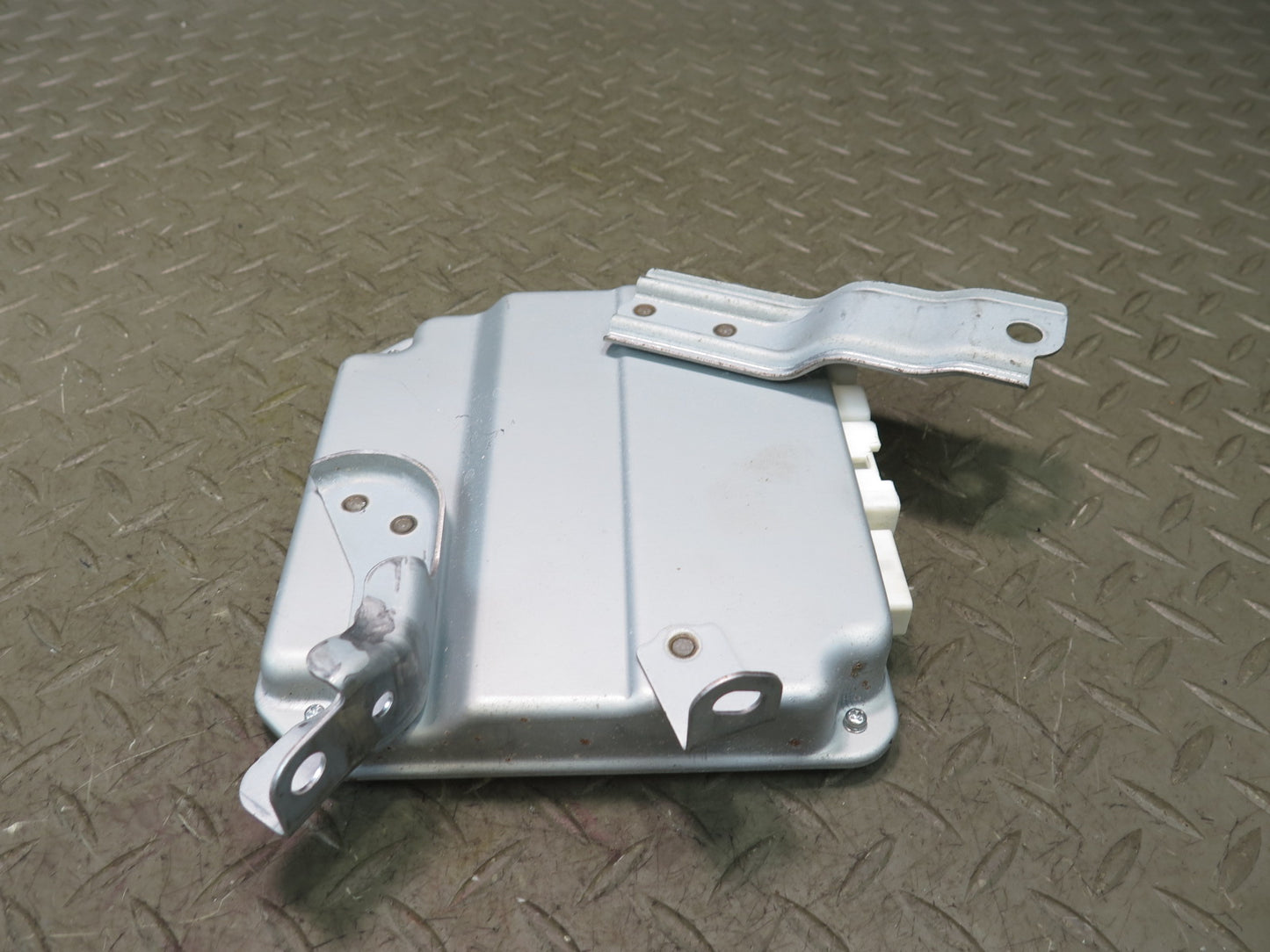 2008-2011 Lexus URJ201L LX570 Steering Control Module Unit 89181-60060