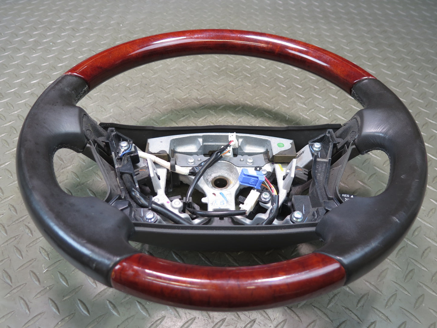 2008-2011 Lexus URJ201L LX570 Leather Wood Steering W/ Cruise Control