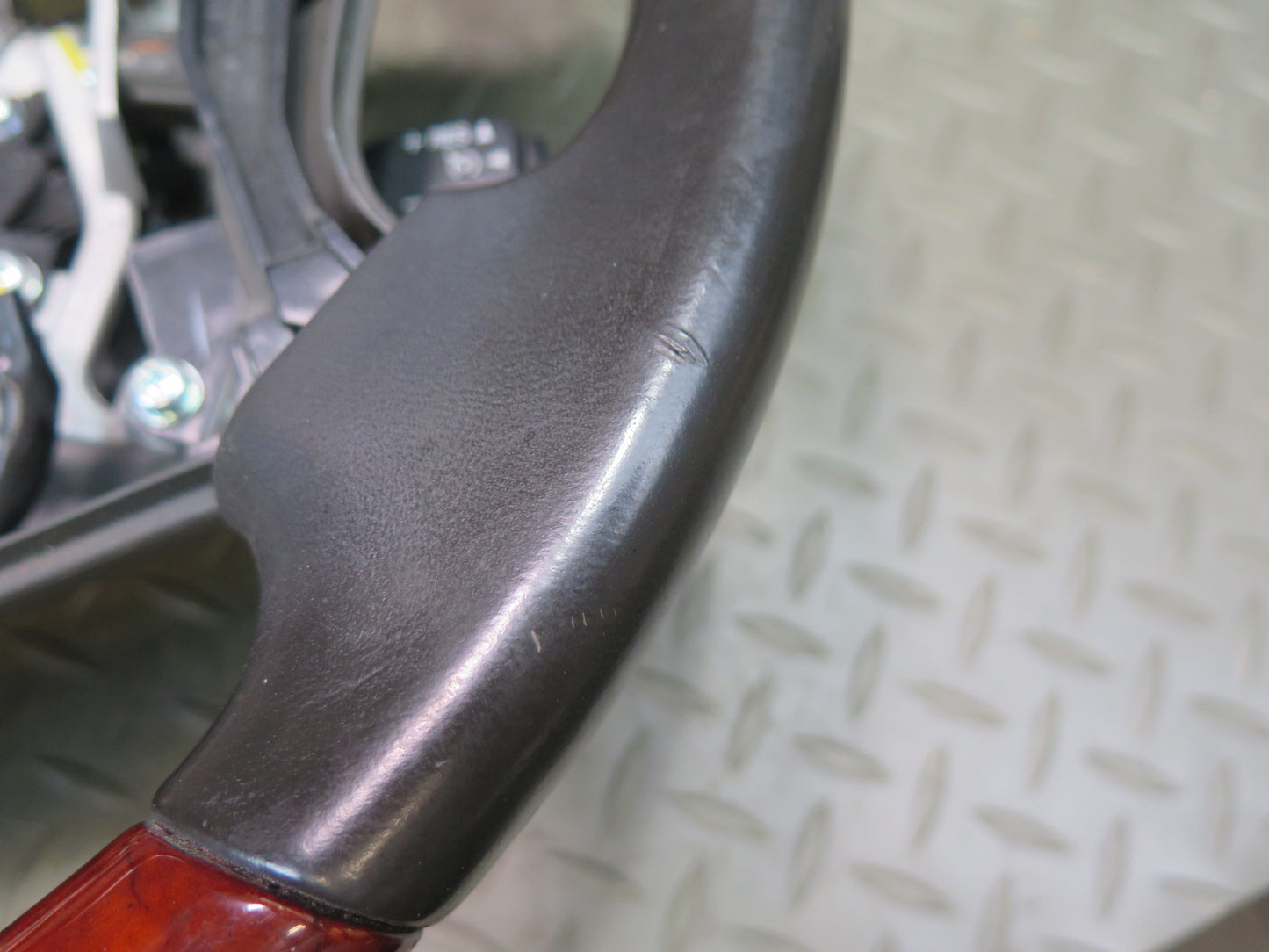 2008-2011 Lexus URJ201L LX570 Leather Wood Steering W/ Cruise Control