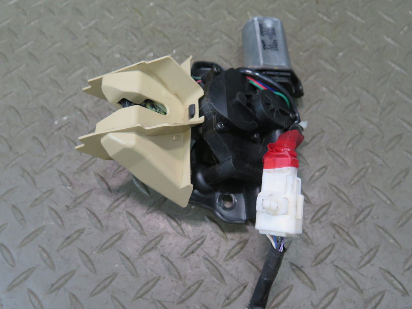 2008-2011 Lexus URJ201L LX570 Rear Left Folding Seat Lock Latch Actuator