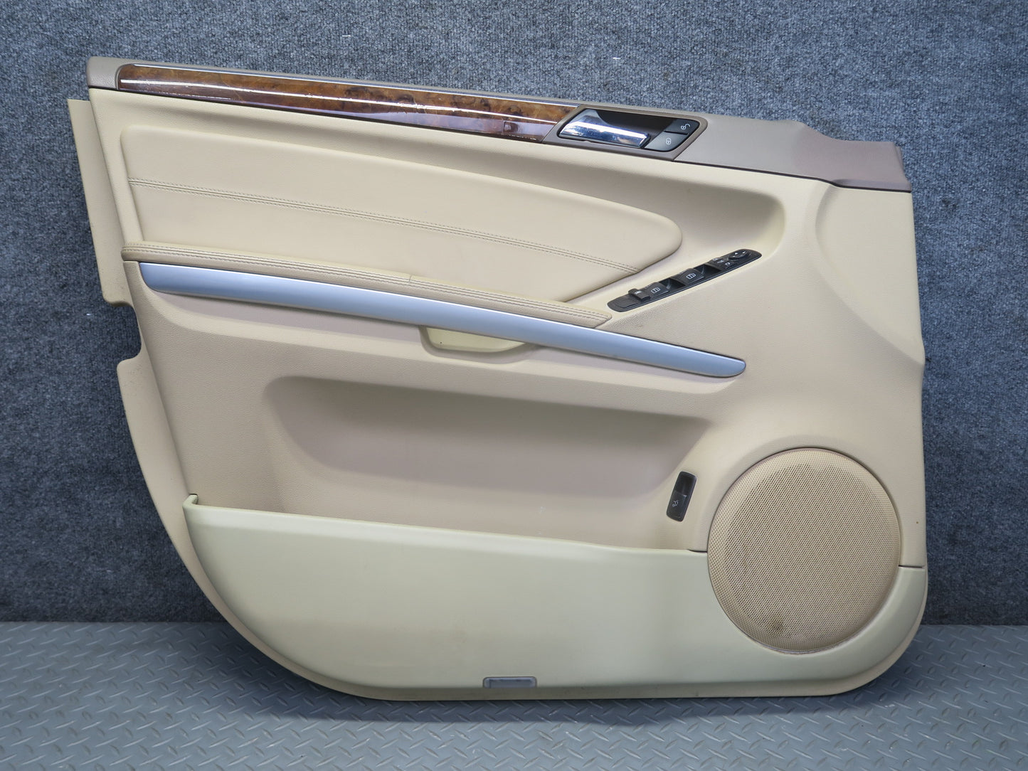 07-11 Mercedes W164 ML350 Front Left Interior Door Panel w Switch Beige OEM