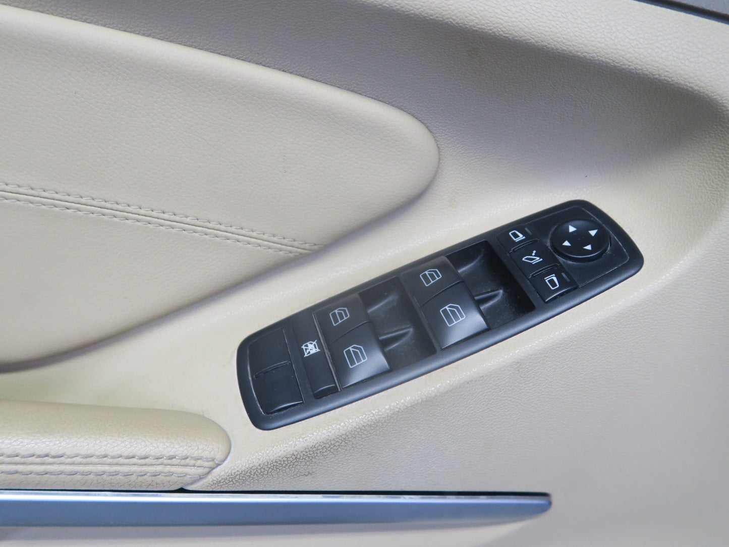 07-11 Mercedes W164 ML350 Front Left Interior Door Panel w Switch Beige OEM