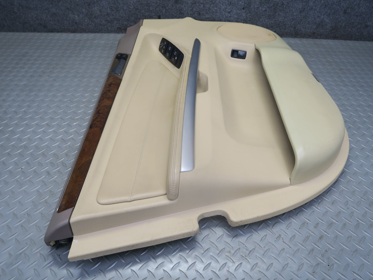 07-11 Mercedes W164 ML350 Front Left Interior Door Panel w Switch Beige OEM