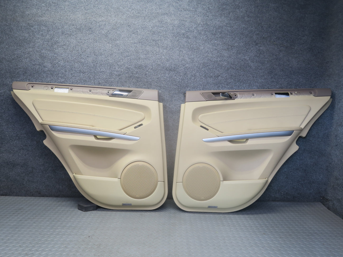 07-11 Mercedes W164 ML350 Set of 2 Rear Left & Right Interior Door Panel OEM