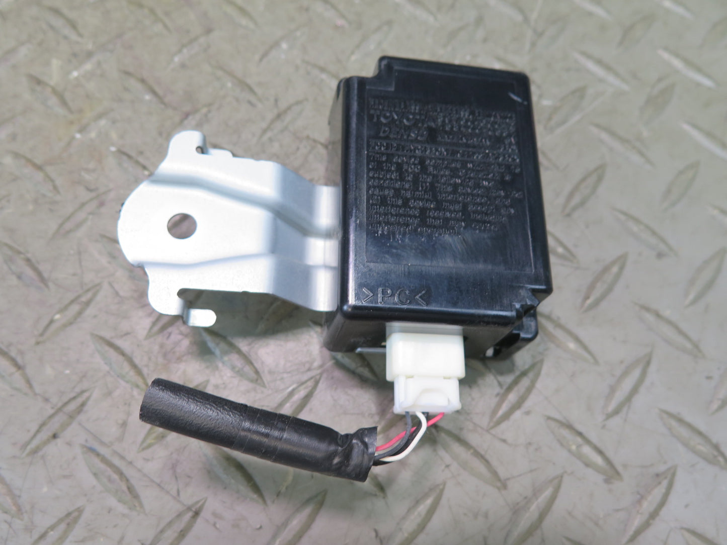 2008-2015 Lexus URJ201L LX570 TPMS Tire Pressure Monitor Receiver 89760-60040