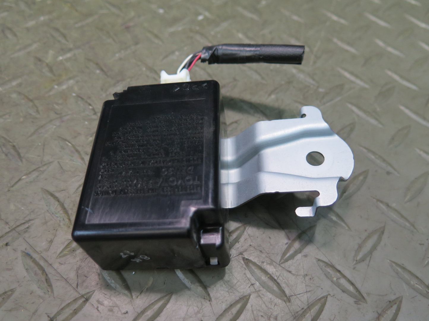 2008-2015 Lexus URJ201L LX570 TPMS Tire Pressure Monitor Receiver 89760-60040