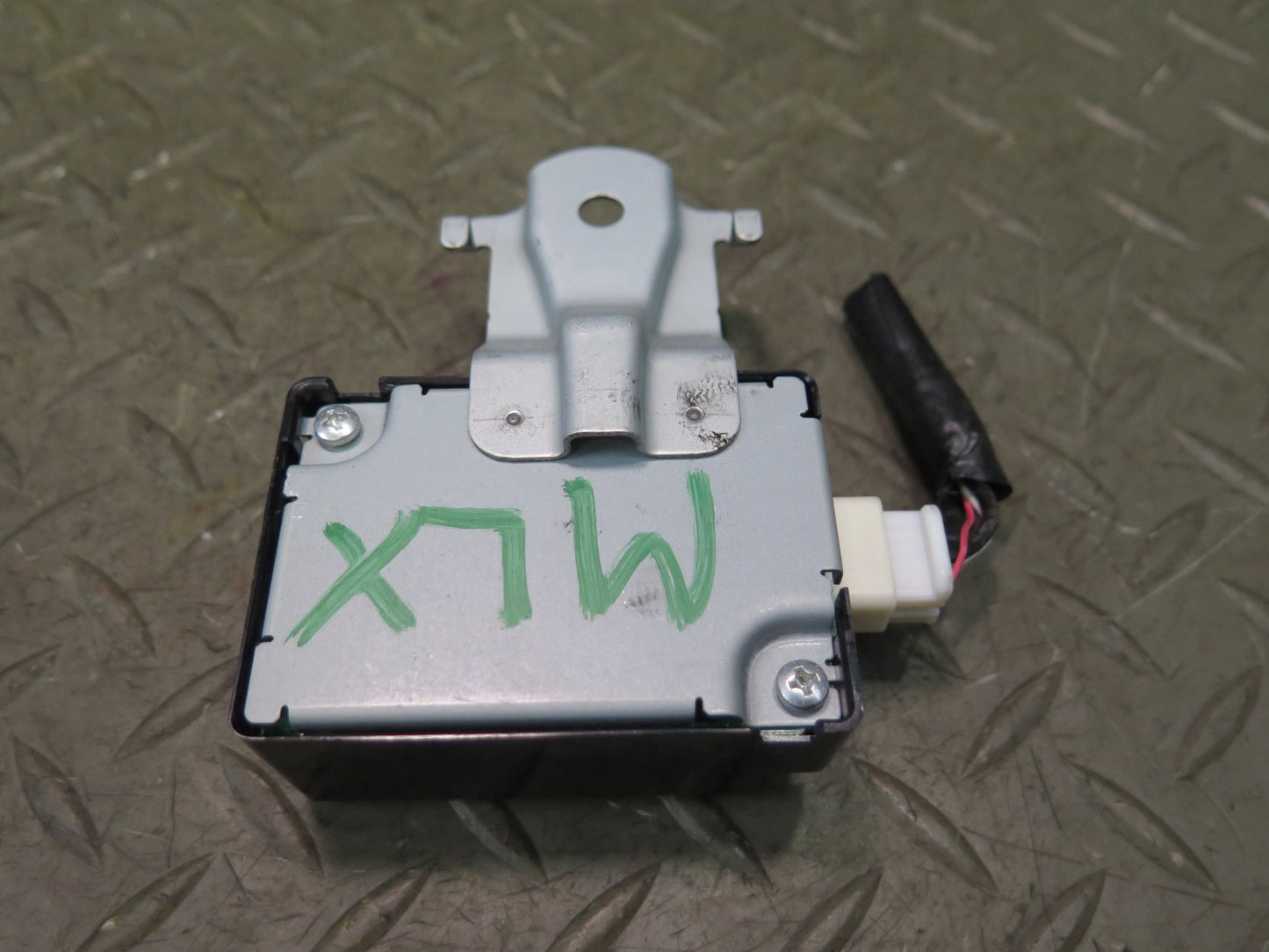 2008-2015 Lexus URJ201L LX570 TPMS Tire Pressure Monitor Receiver 89760-60040