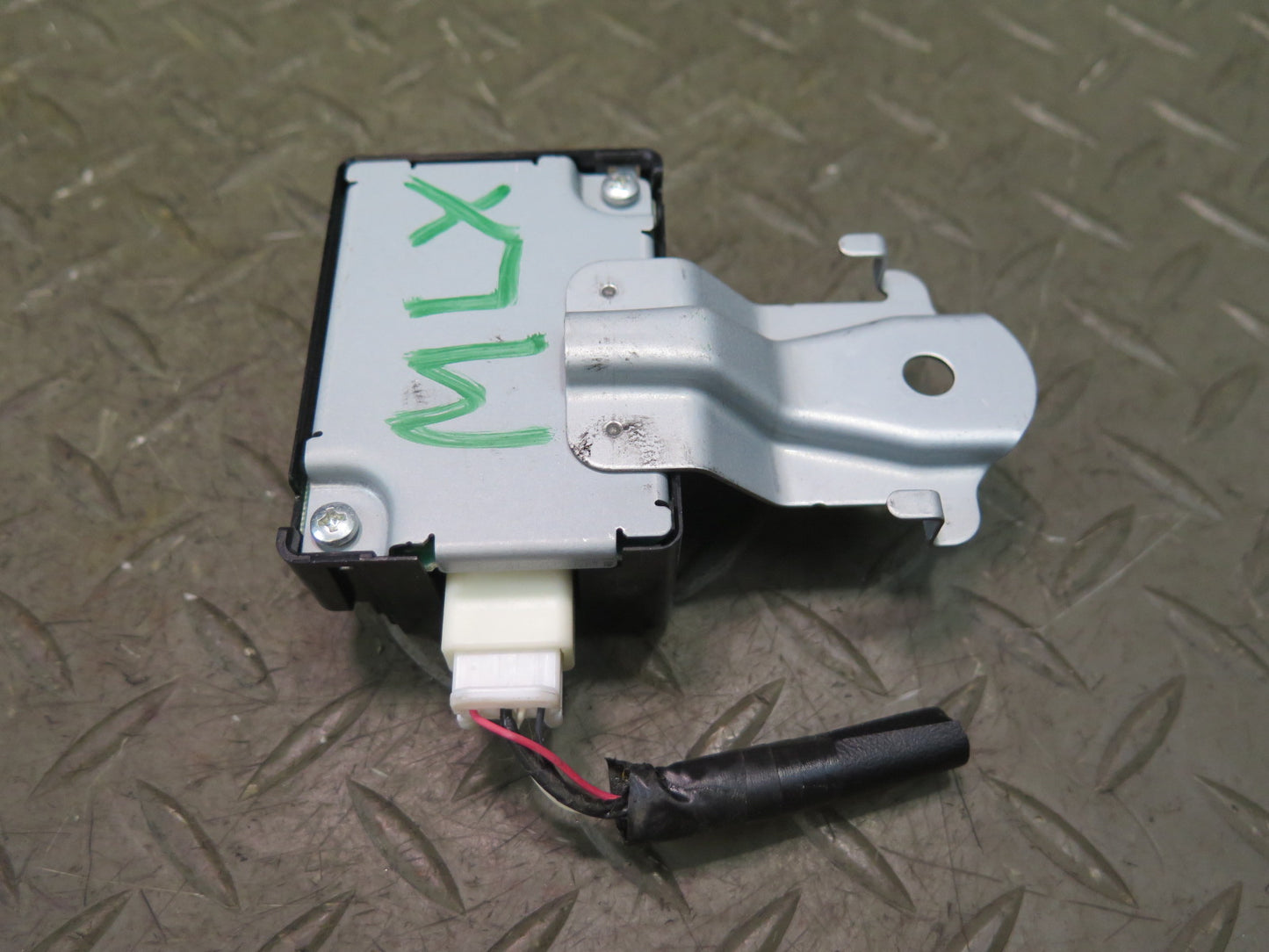 2008-2015 Lexus URJ201L LX570 TPMS Tire Pressure Monitor Receiver 89760-60040