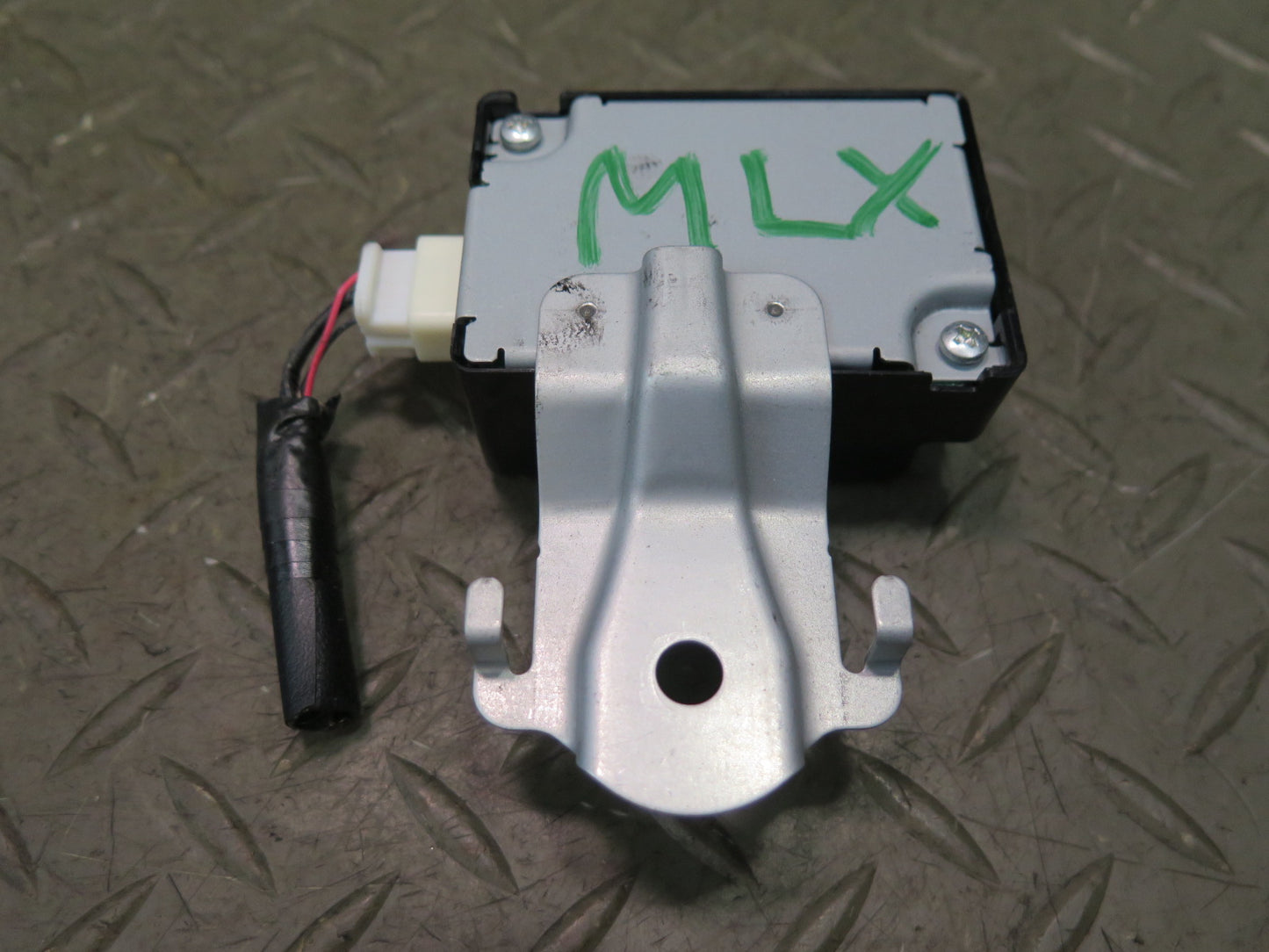 2008-2015 Lexus URJ201L LX570 TPMS Tire Pressure Monitor Receiver 89760-60040