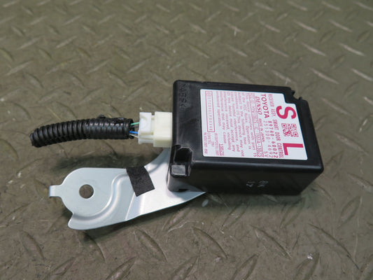 2008-2015 Lexus URJ201L LX570 Door Control Receiver Module Unit