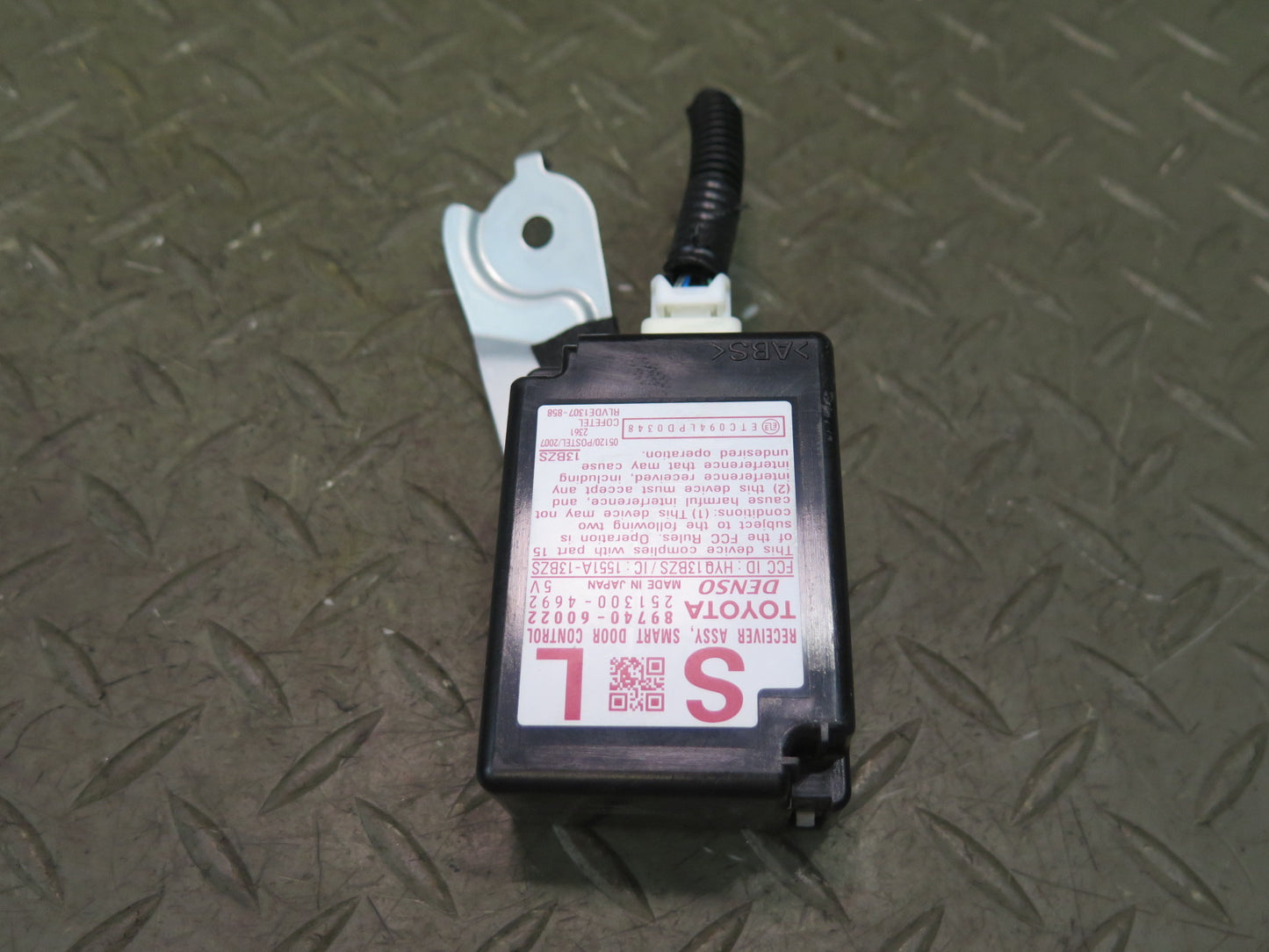 2008-2015 Lexus URJ201L LX570 Door Control Receiver Module Unit