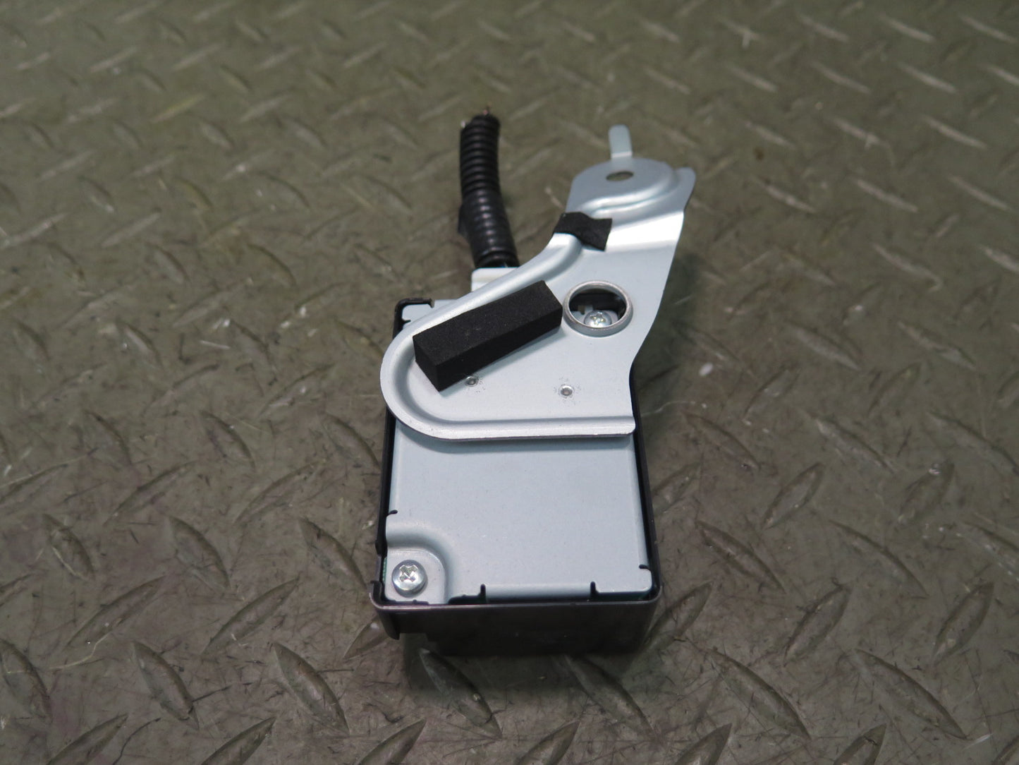 2008-2015 Lexus URJ201L LX570 Door Control Receiver Module Unit