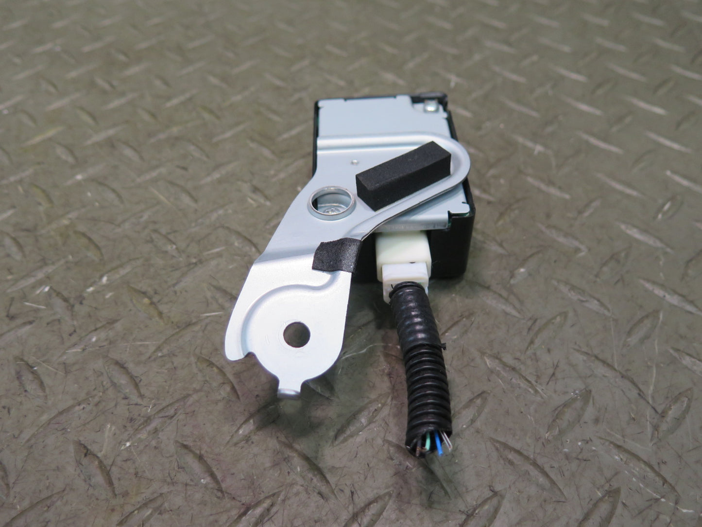 2008-2015 Lexus URJ201L LX570 Door Control Receiver Module Unit