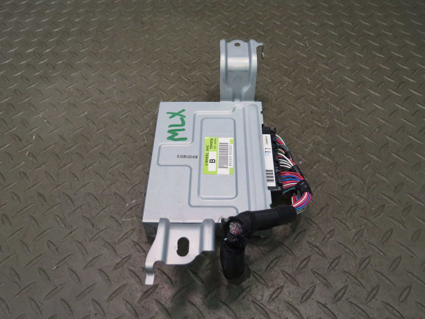 2008-2010 Lexus URJ201L LX570 Suspension Control Module Unit