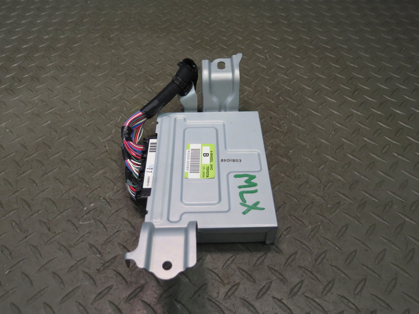 2008-2010 Lexus URJ201L LX570 Suspension Control Module Unit