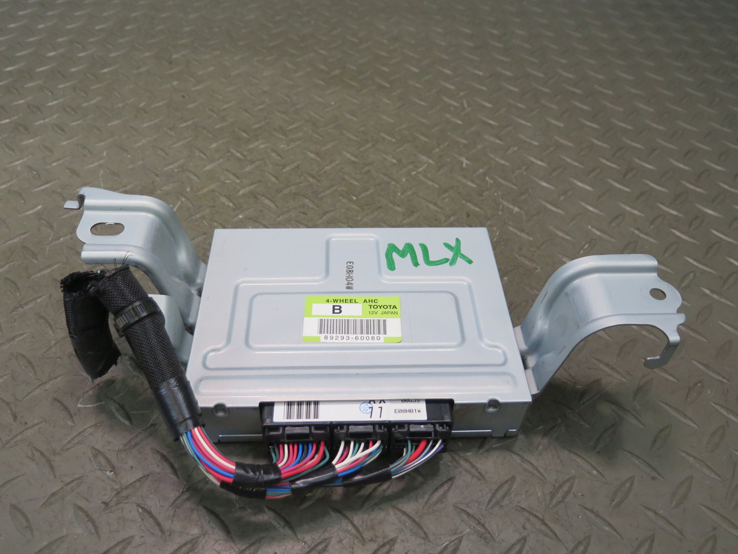 2008-2010 Lexus URJ201L LX570 Suspension Control Module Unit