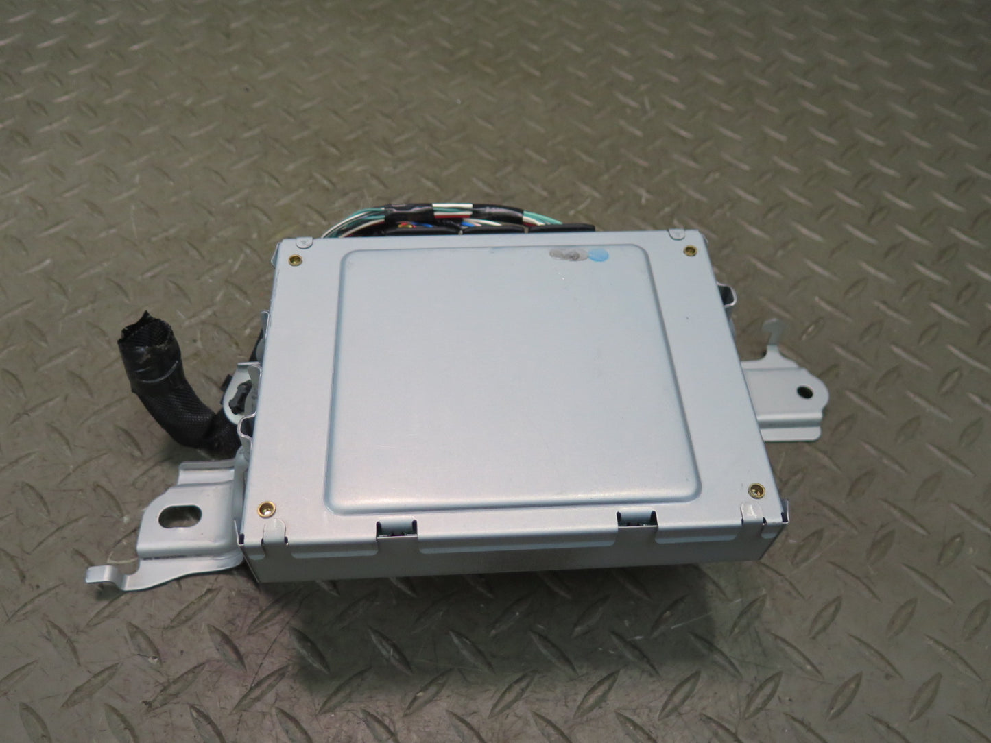 2008-2010 Lexus URJ201L LX570 Suspension Control Module Unit