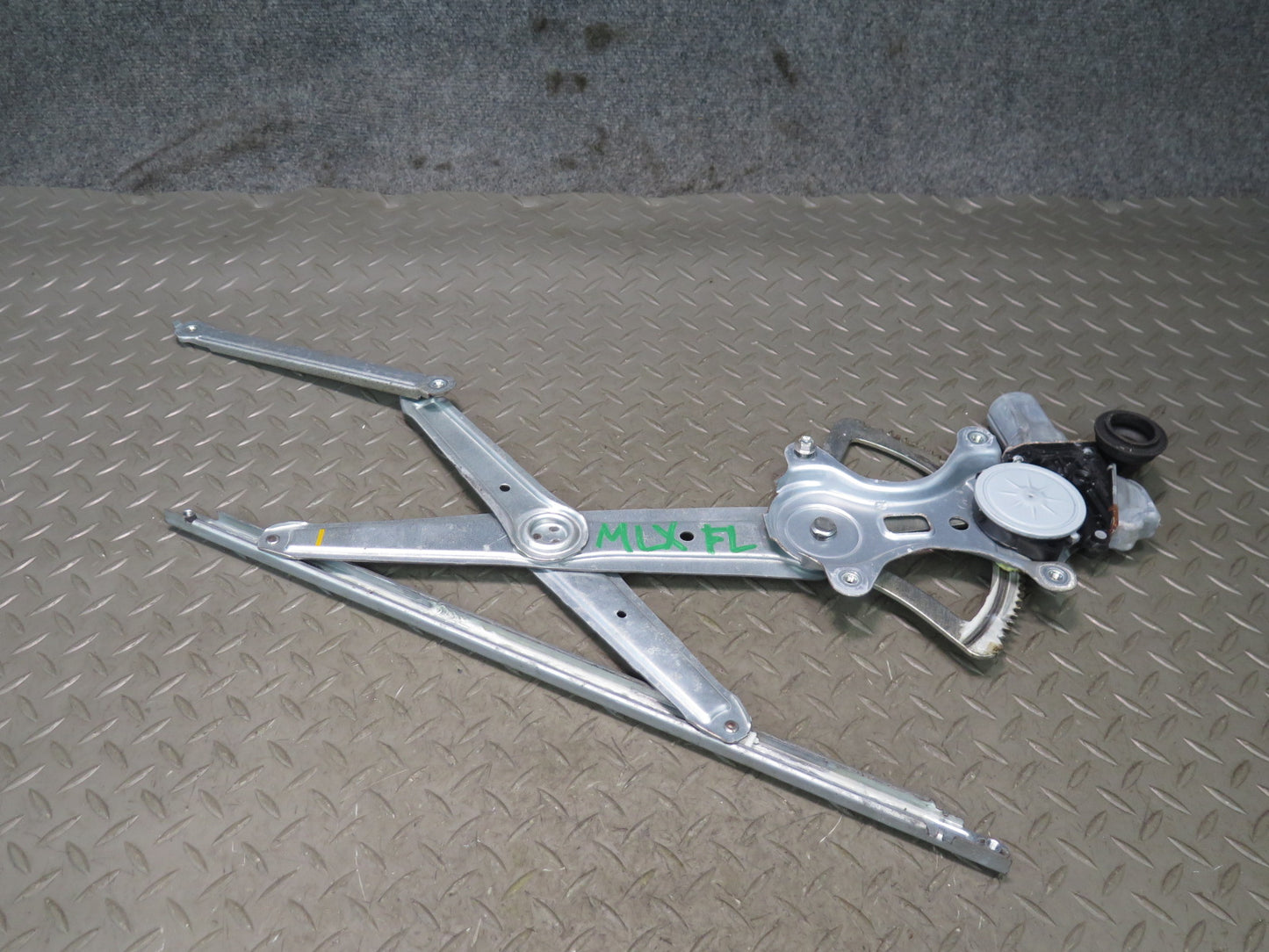 2008-2015 Lexus URJ201L LX570 Front Left Side Door Window Regulator W/ Motor