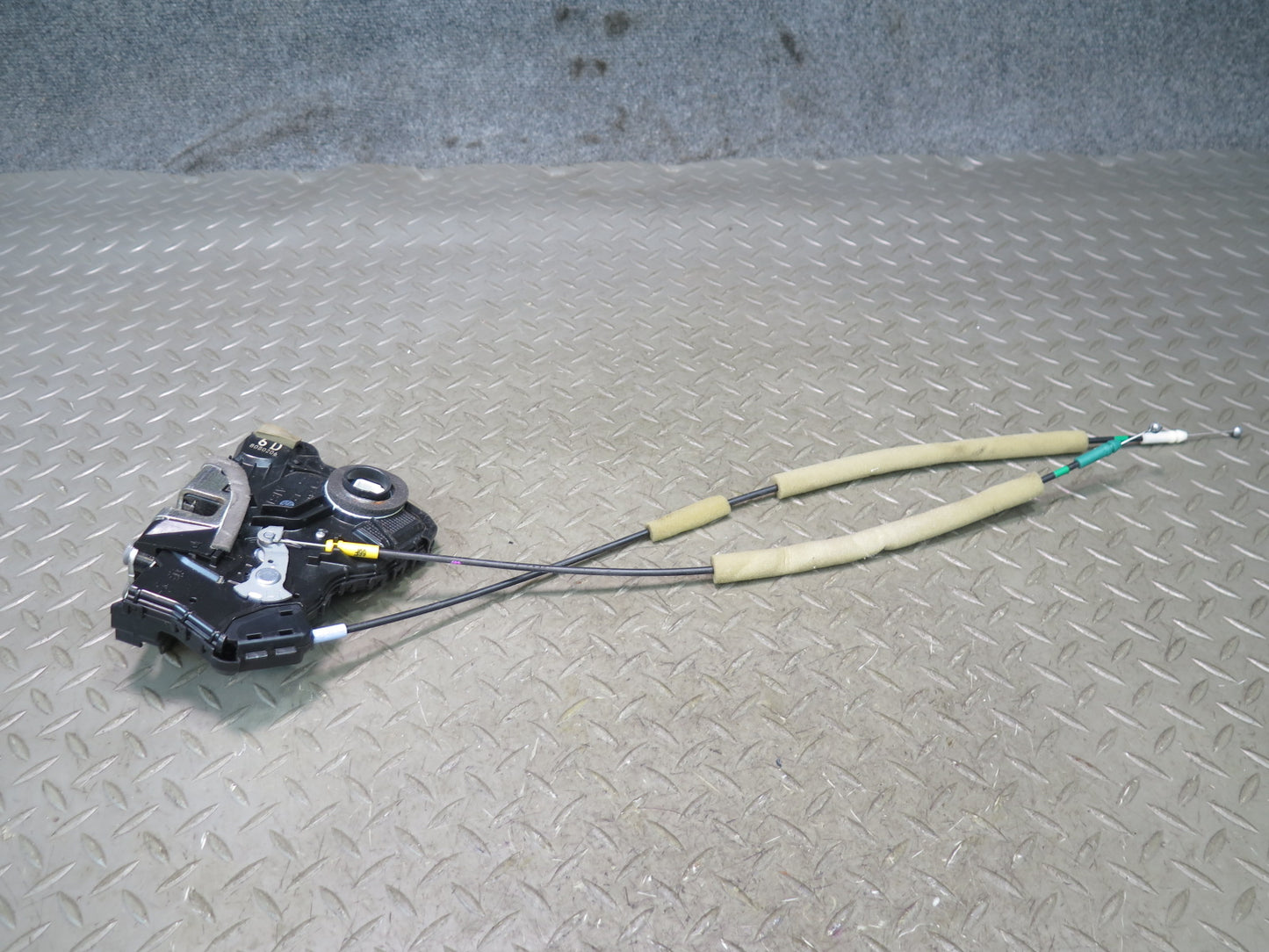 2008-2015 Lexus URJ201L LX570 Front Left Side Door Lock Latch Actuator