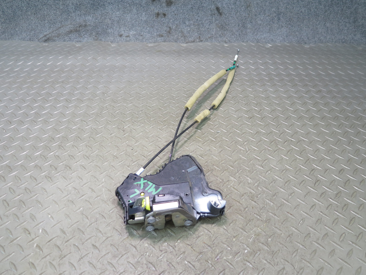 2008-2015 Lexus URJ201L LX570 Front Left Side Door Lock Latch Actuator