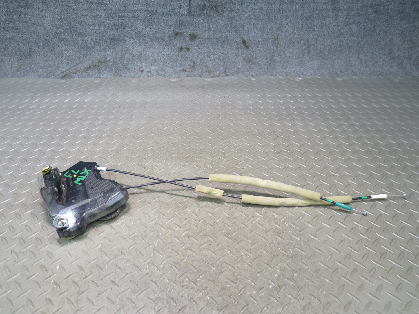 2008-2015 Lexus URJ201L LX570 Front Left Side Door Lock Latch Actuator