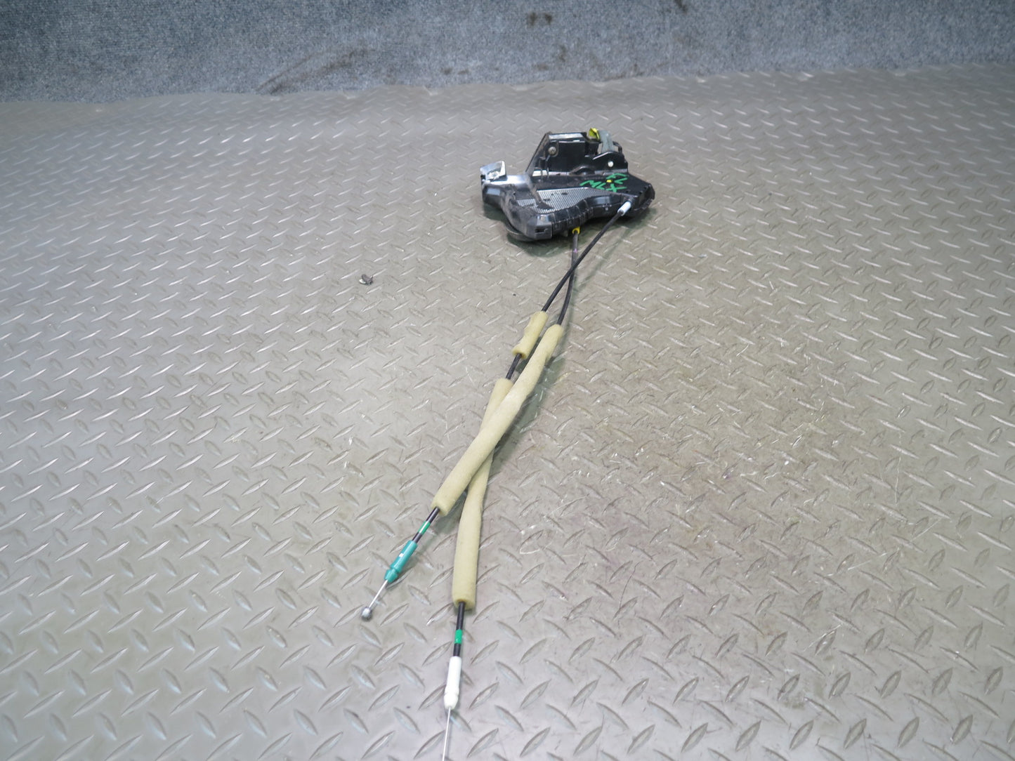 2008-2015 Lexus URJ201L LX570 Front Left Side Door Lock Latch Actuator