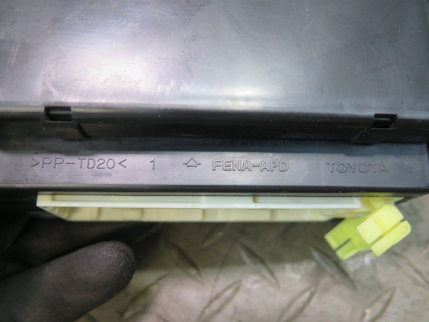 2008-2010 Lexus URJ201L LX570 Cowl Side Junction Block Module 82733-60350-D