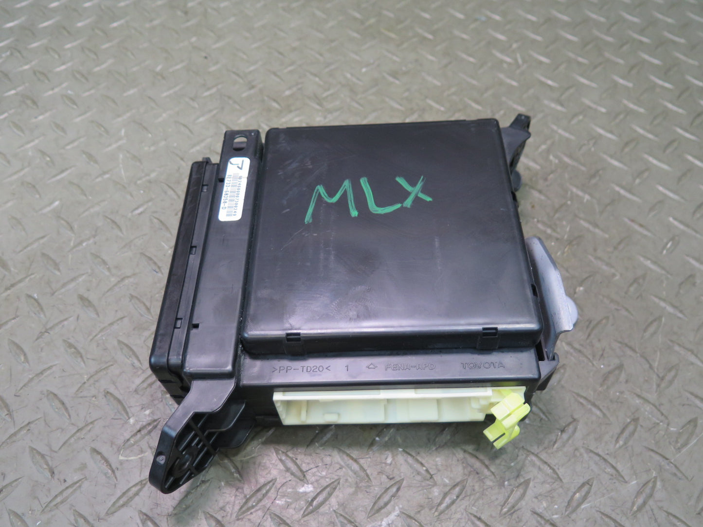 2008-2010 Lexus URJ201L LX570 Cowl Side Junction Block Module 82733-60350-D