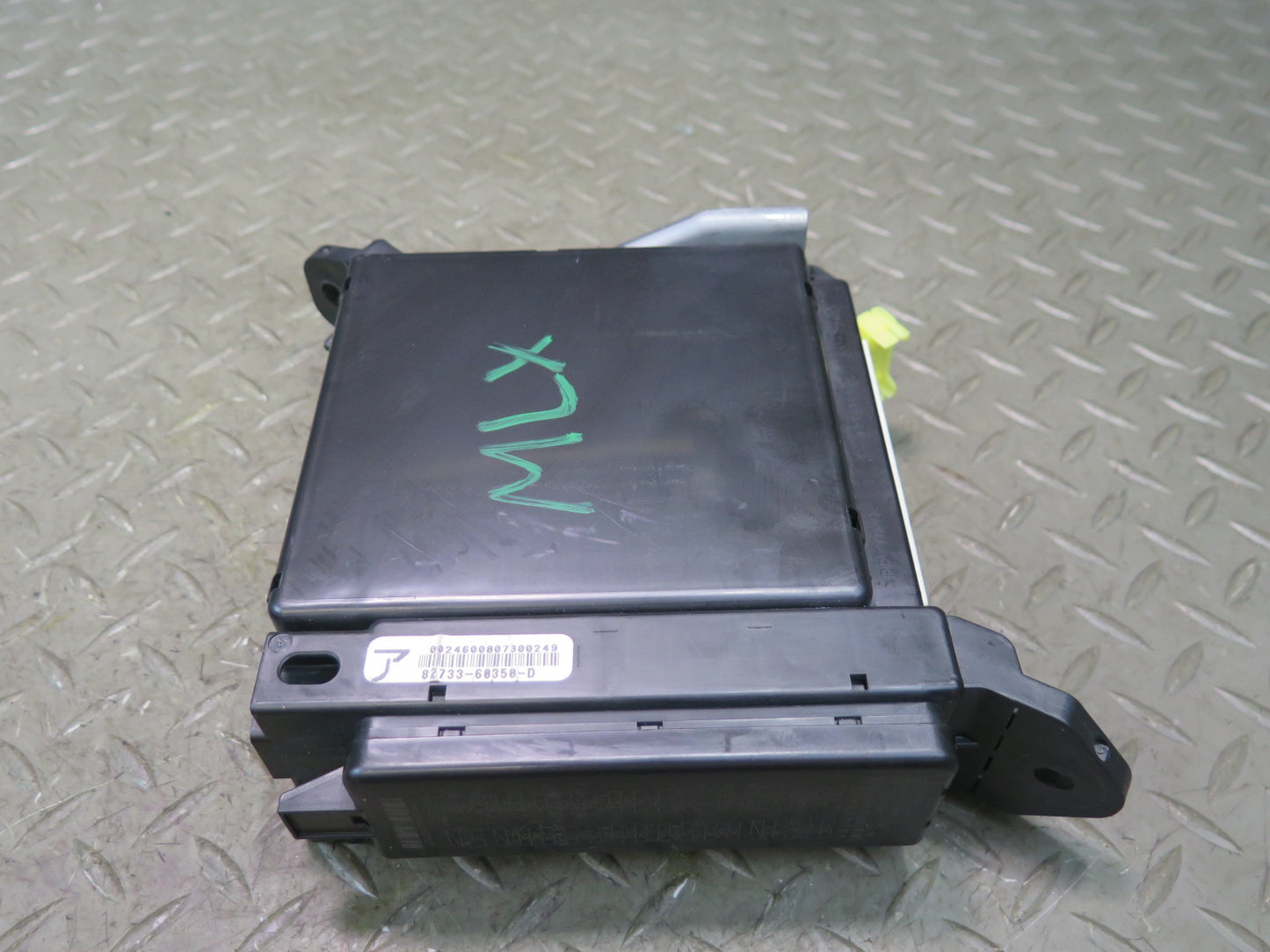 2008-2010 Lexus URJ201L LX570 Cowl Side Junction Block Module 82733-60350-D