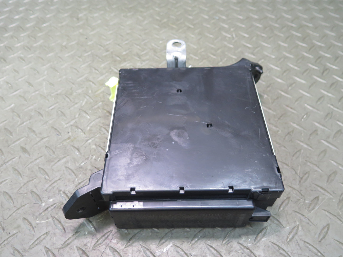 2008-2010 Lexus URJ201L LX570 Cowl Side Junction Block Module 82733-60350-D