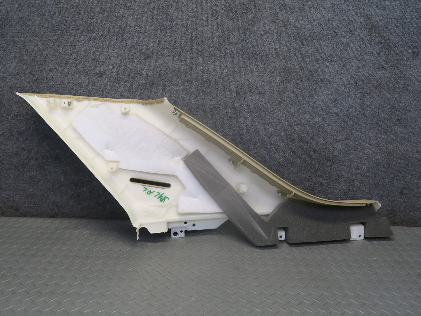 06-11 Mercedes W164 ML350 Set of 2 Left & Right C Pillar Trim Cover Beige OEM
