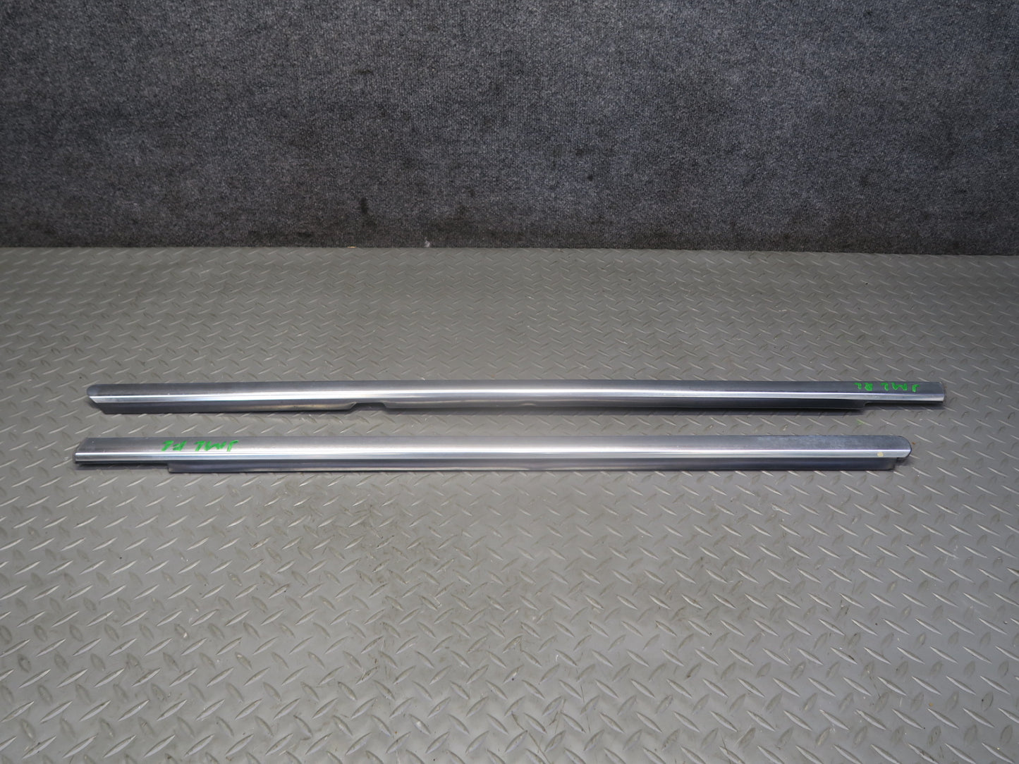 06-11 Mercedes W164 ML Set of 2 Front & Rear Left Door Weatherstrip Molding OEM